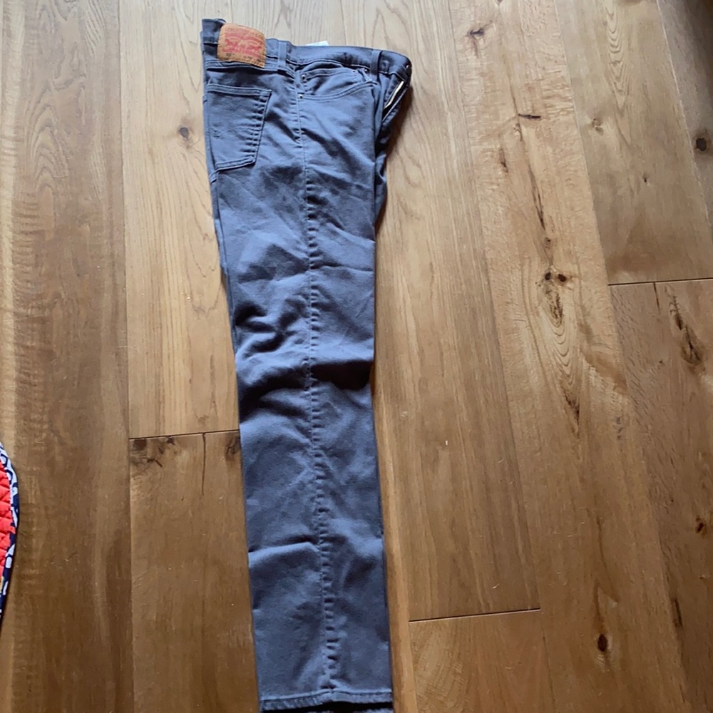 Men’s gray Slim fit Levi’s. W 34 L34